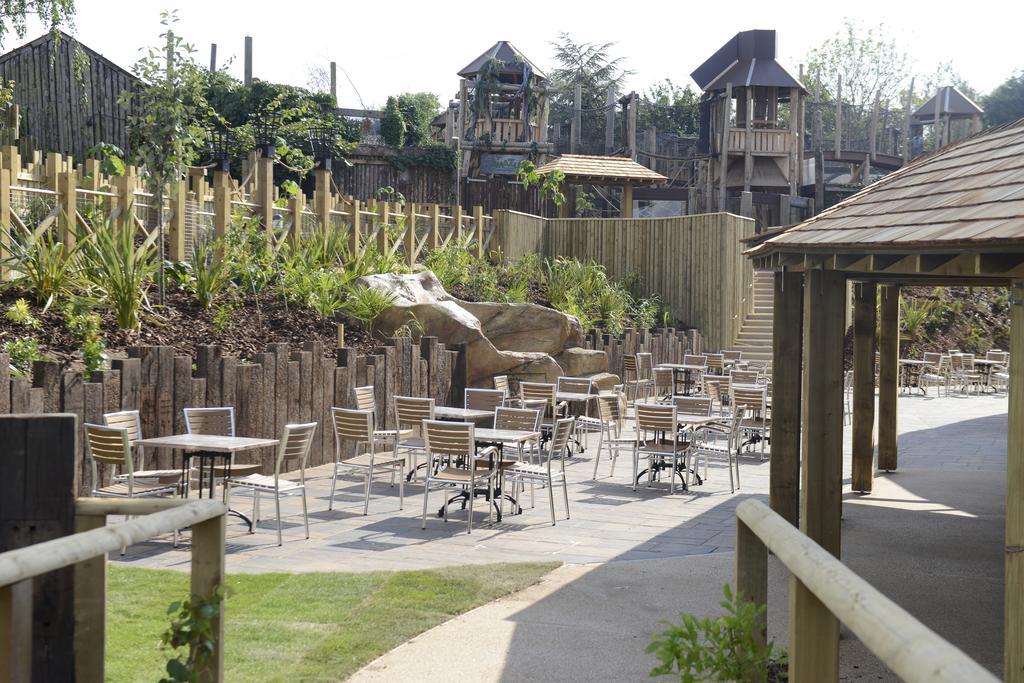 Chessington Safari Hotel Bagian luar foto