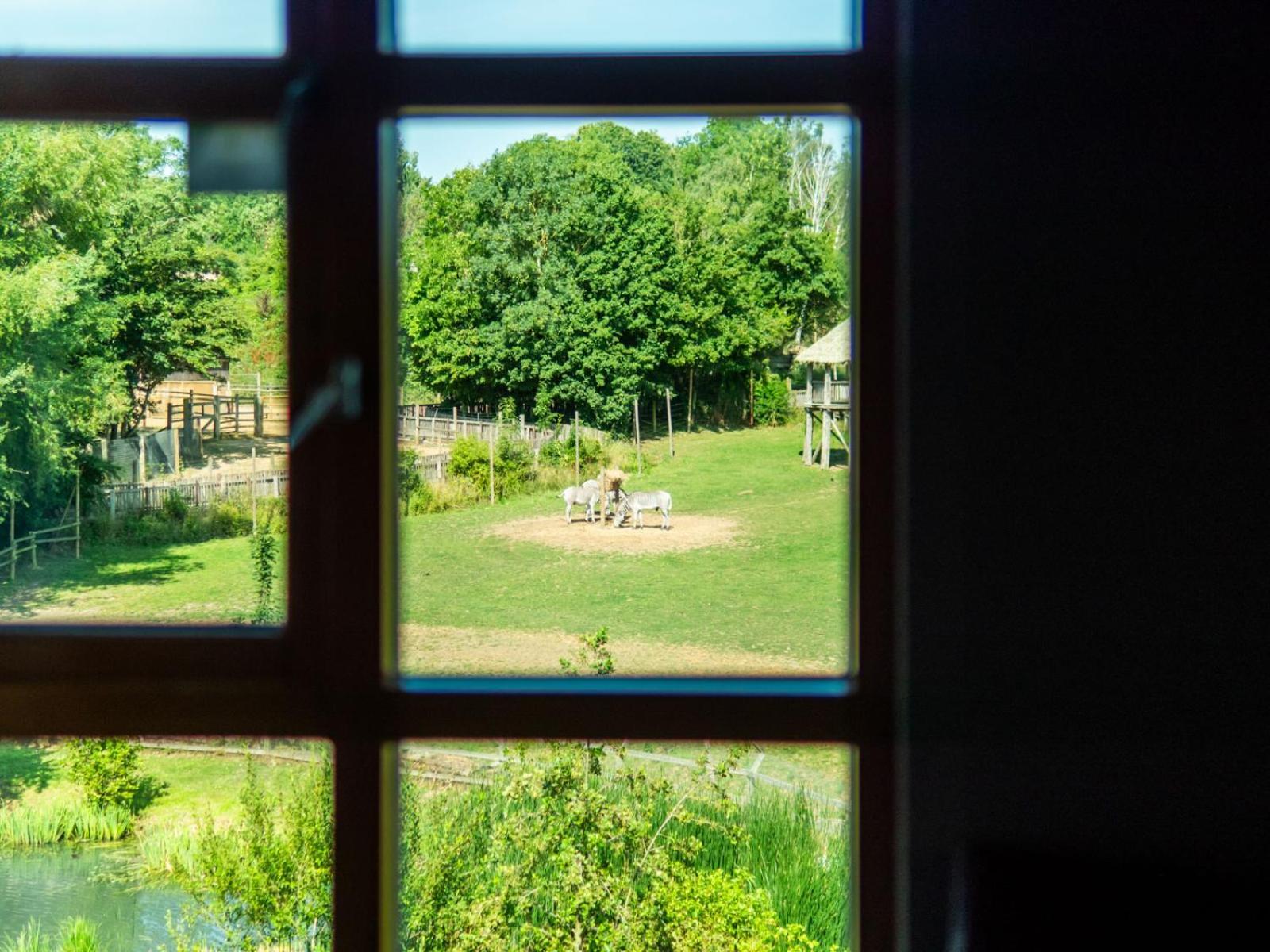 Chessington Safari Hotel Bagian luar foto